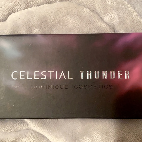 Eyeshadow pallet - Picture 1 of 2